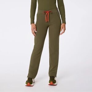 Figs Kade Cargo Scrub Pants™ Olive